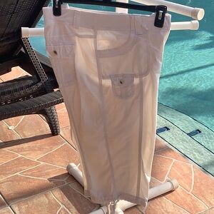 Sonoma lifestyle modern fit capris white lots of pockets women’s size 14. 🥀🥀